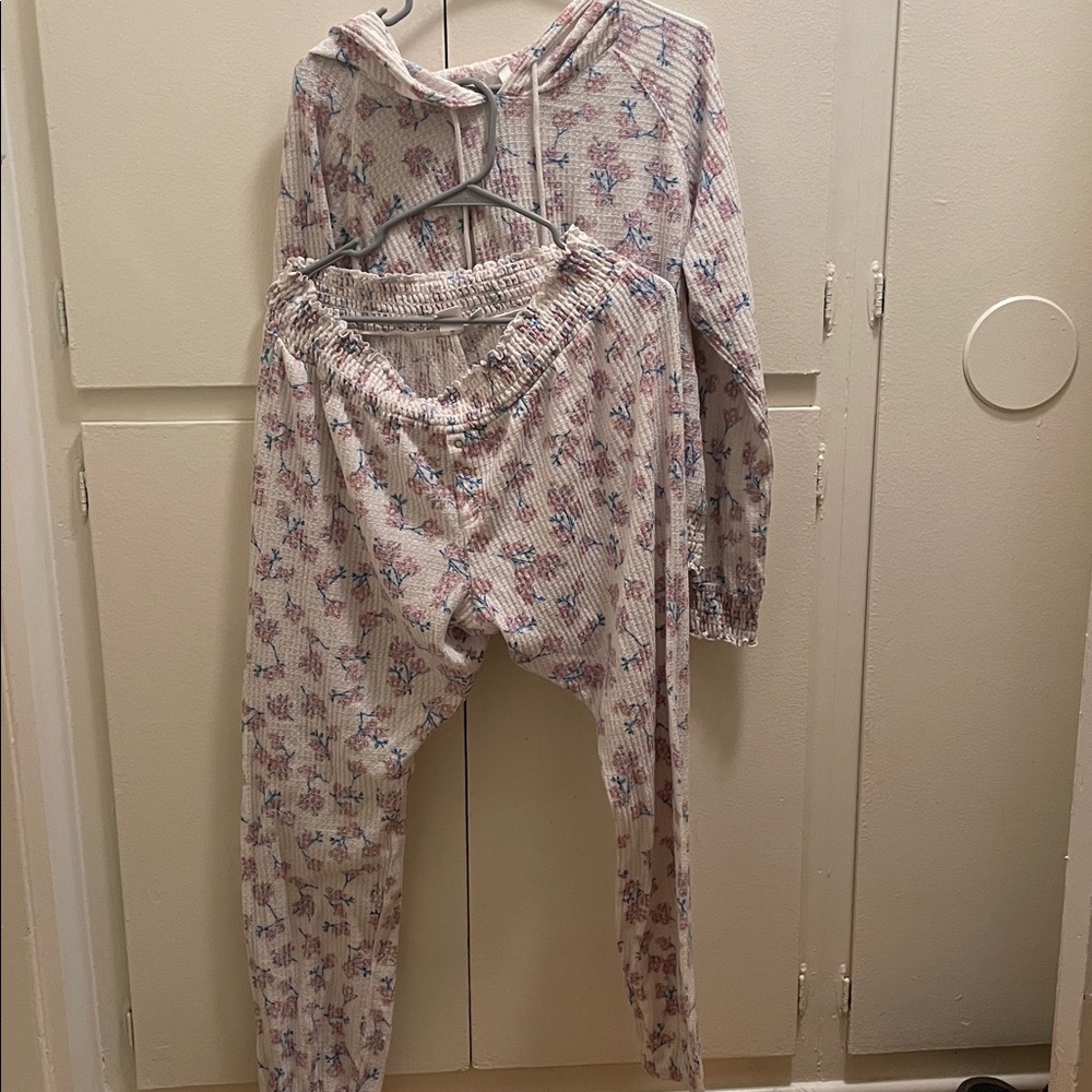 BP Floral Print Women's Hoodie - Cream and Blue